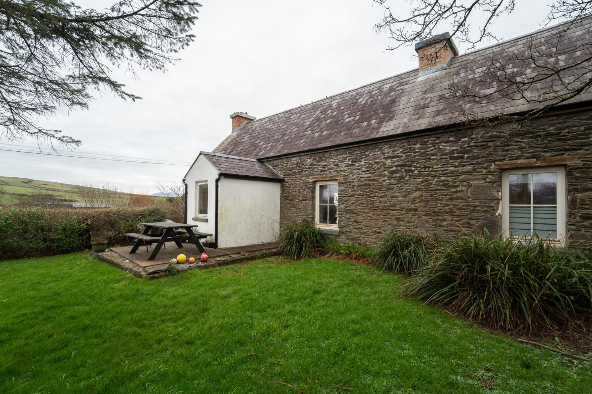Brosnan'S Cottage Dingle Exterior photo